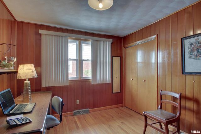 523 TEMPLE Street, Quincy, IL 62305