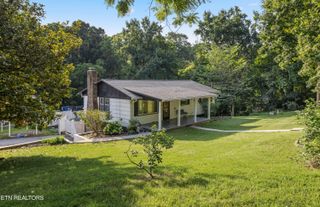 5814 Blossom Rd, Knoxville, TN 37912
