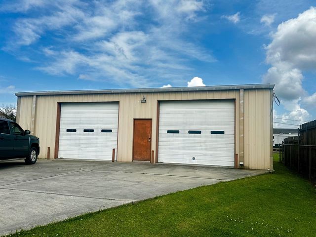 161 Oak D Street, Larose, LA 70373