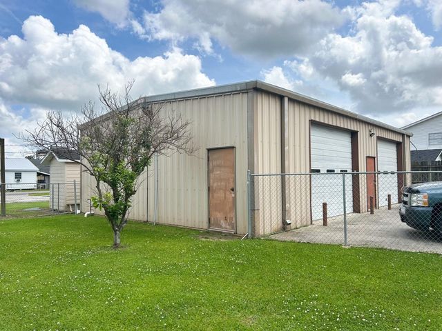 161 Oak D Street, Larose, LA 70373