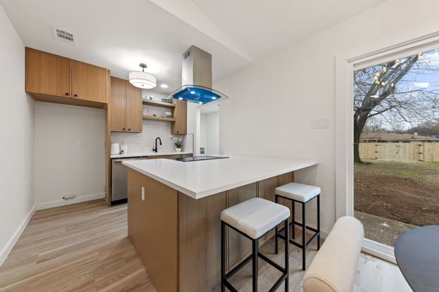 215 Prairie Grove Drive, Dallas, TX 75217