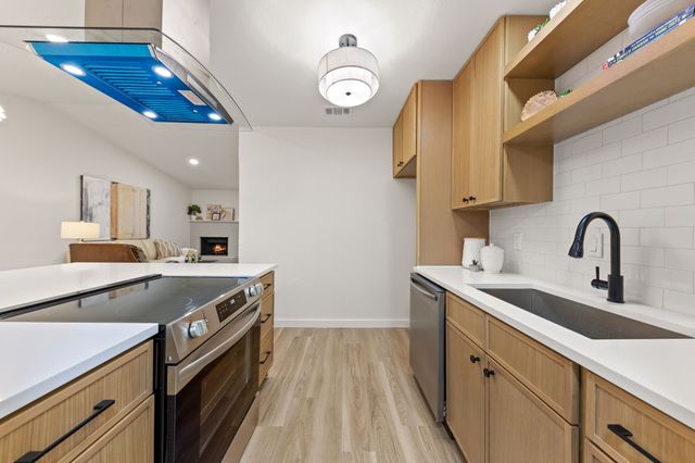 215 Prairie Grove Drive, Dallas, TX 75217