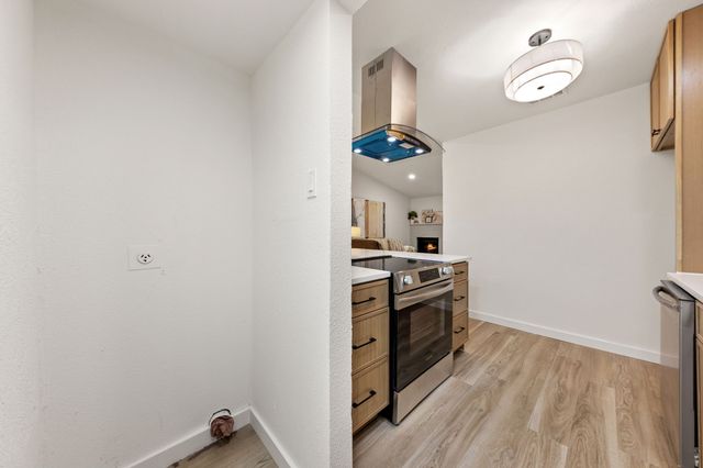 215 Prairie Grove Drive, Dallas, TX 75217