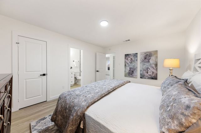 215 Prairie Grove Drive, Dallas, TX 75217