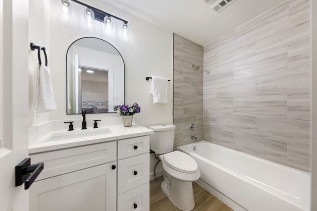 215 Prairie Grove Drive, Dallas, TX 75217