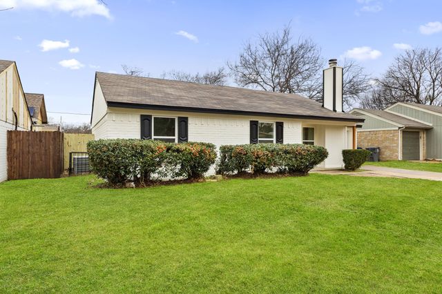 215 Prairie Grove Drive, Dallas, TX 75217