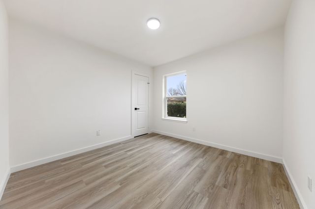 215 Prairie Grove Drive, Dallas, TX 75217