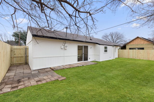 215 Prairie Grove Drive, Dallas, TX 75217