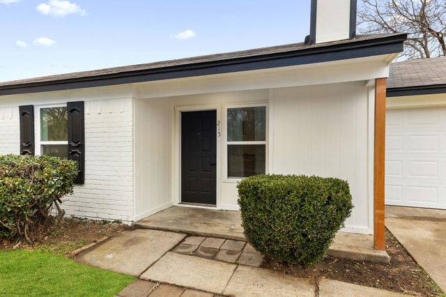215 Prairie Grove Drive, Dallas, TX 75217