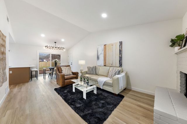 215 Prairie Grove Drive, Dallas, TX 75217