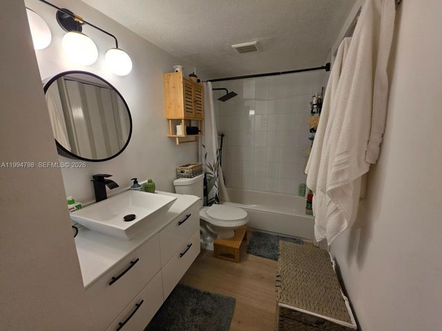 9360 Fontainebleau Blvd 503, Miami, FL 33172