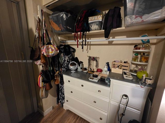 9360 Fontainebleau Blvd 503, Miami, FL 33172