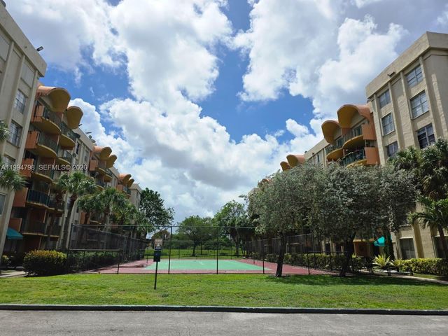 9360 Fontainebleau Blvd 503, Miami, FL 33172