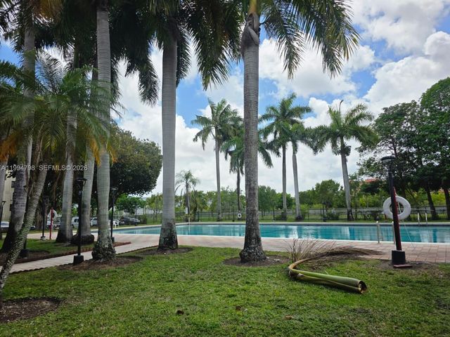 9360 Fontainebleau Blvd 503, Miami, FL 33172