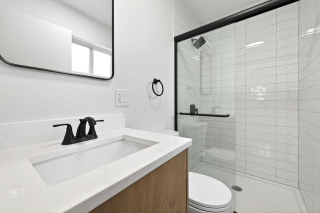 7357 N Winchester Avenue GF, Chicago, IL 60626