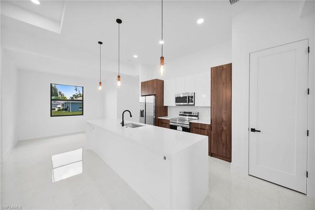 1143 NW 27th PL, Cape Coral, FL 33993