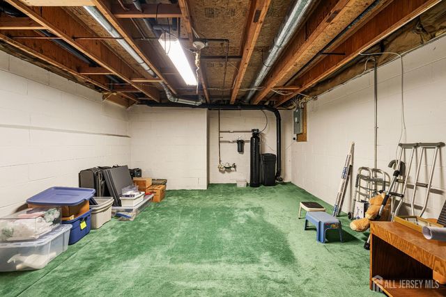 5 Hawthorn Drive, Edison, NJ 08820