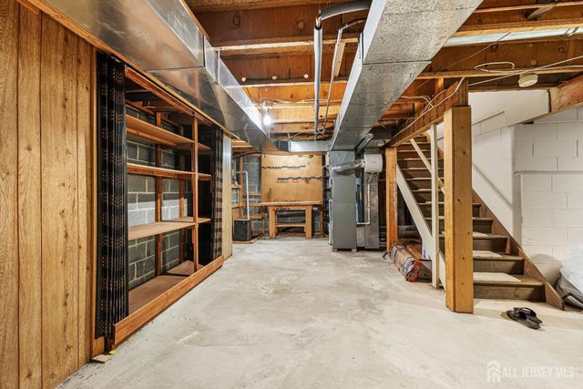 5 Hawthorn Drive, Edison, NJ 08820