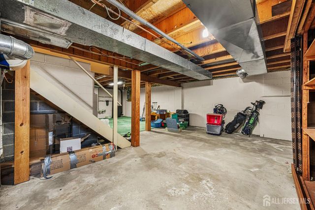 5 Hawthorn Drive, Edison, NJ 08820