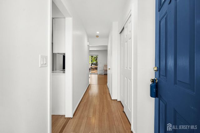 5 Hawthorn Drive, Edison, NJ 08820