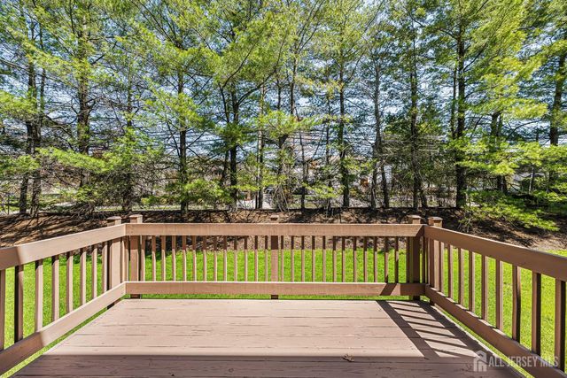 5 Hawthorn Drive, Edison, NJ 08820