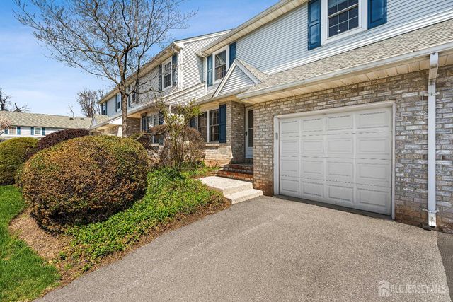 5 Hawthorn Drive, Edison, NJ 08820