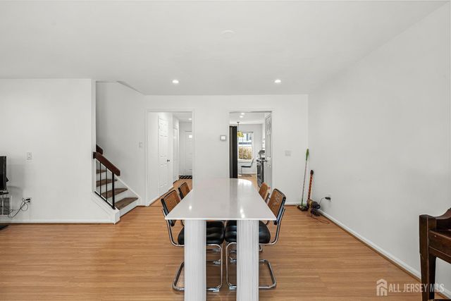 5 Hawthorn Drive, Edison, NJ 08820