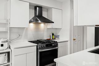 5 Hawthorn Drive, Edison, NJ 08820