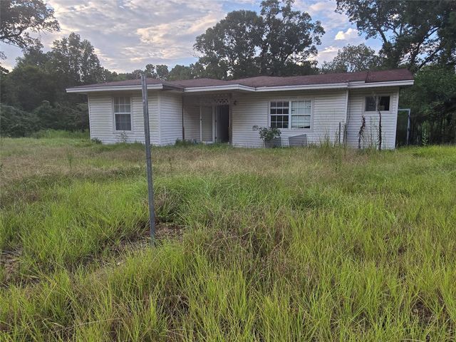 300 Fm 1632, Doucette, TX 75979