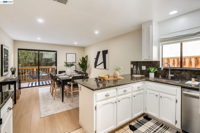 21297 Justco Ln, Castro Valley, CA 94552