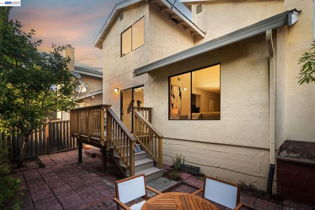 21297 Justco Ln, Castro Valley, CA 94552