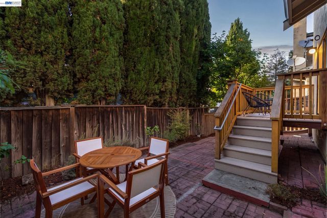 21297 Justco Ln, Castro Valley, CA 94552