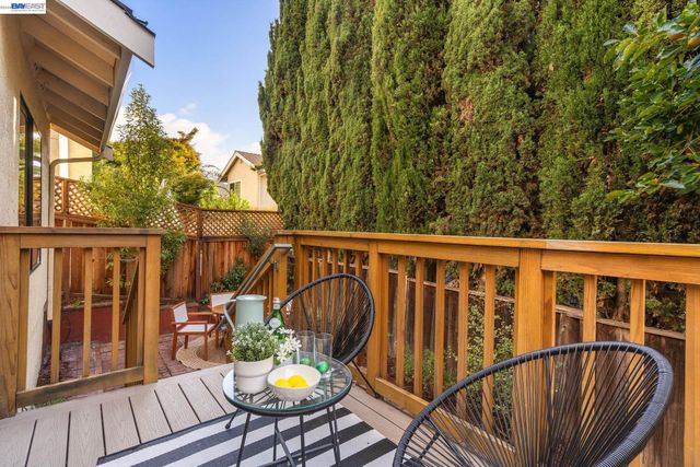 21297 Justco Ln, Castro Valley, CA 94552