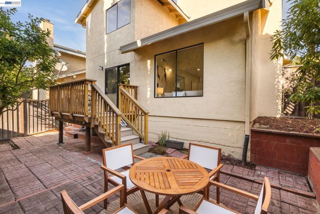21297 Justco Ln, Castro Valley, CA 94552
