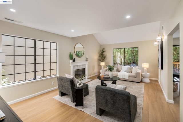 21297 Justco Ln, Castro Valley, CA 94552