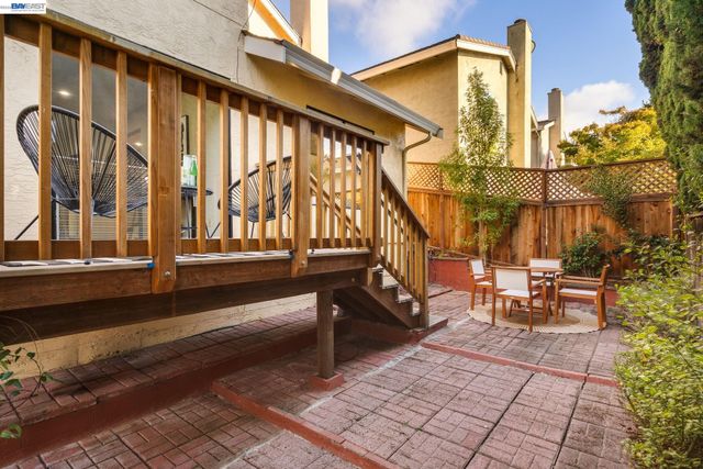 21297 Justco Ln, Castro Valley, CA 94552