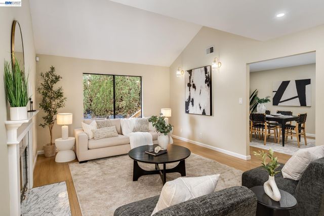 21297 Justco Ln, Castro Valley, CA 94552