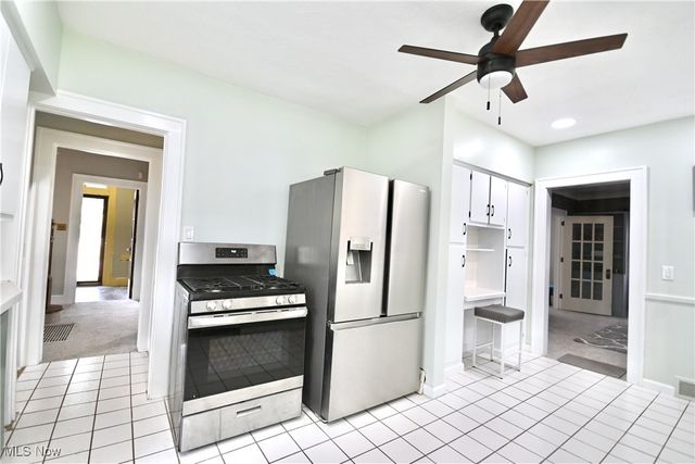 30 Pinehurst Avenue, Youngstown, OH 44512