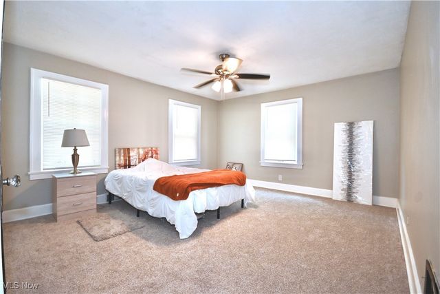 30 Pinehurst Avenue, Youngstown, OH 44512