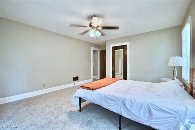 30 Pinehurst Avenue, Youngstown, OH 44512