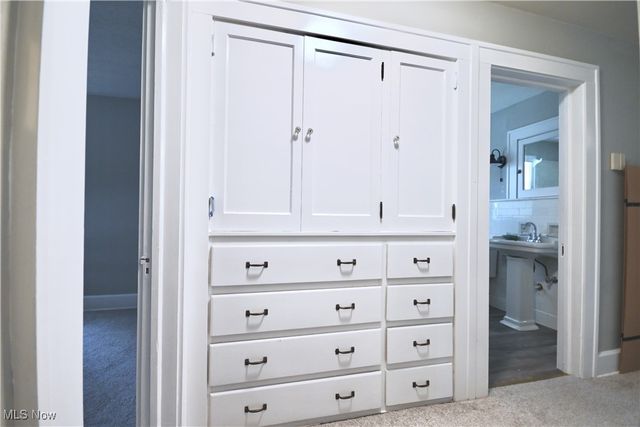 30 Pinehurst Avenue, Youngstown, OH 44512