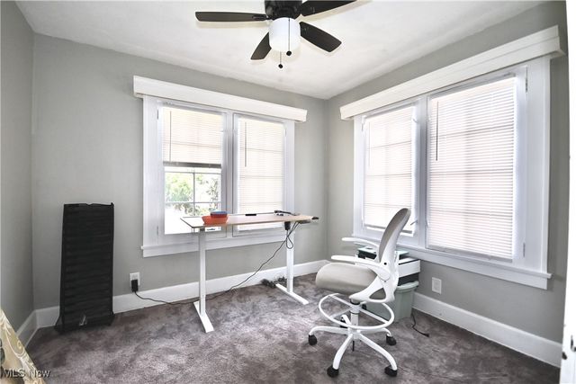 30 Pinehurst Avenue, Youngstown, OH 44512