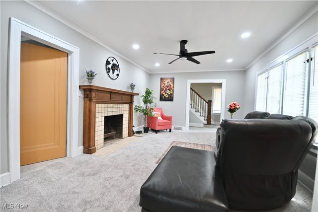 30 Pinehurst Avenue, Youngstown, OH 44512