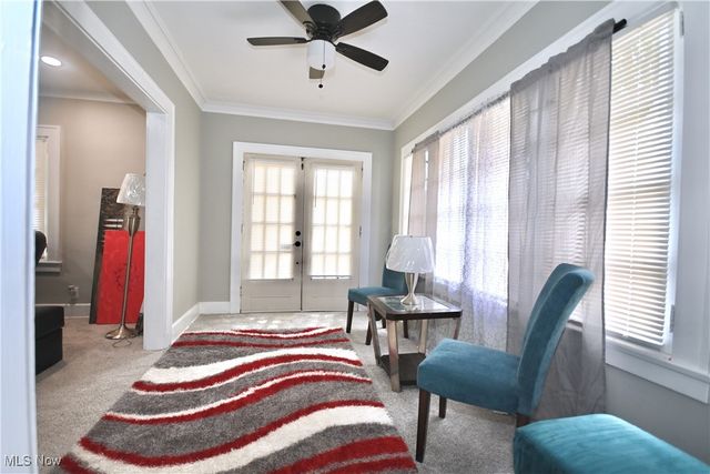 30 Pinehurst Avenue, Youngstown, OH 44512