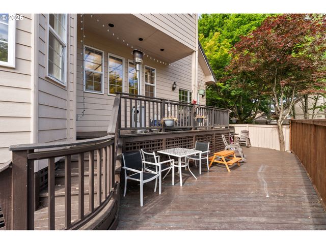 367 SPYGLASS Dr, Eugene, OR 97401