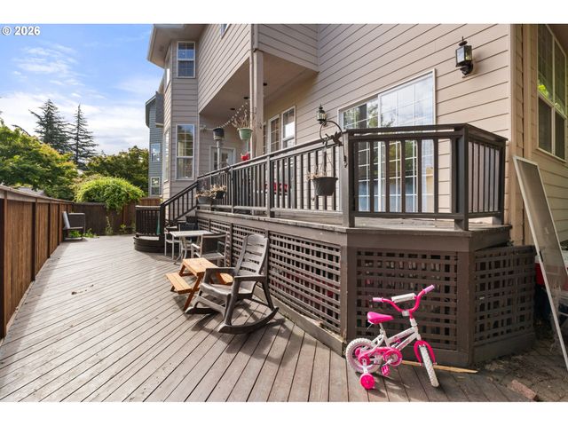 367 SPYGLASS Dr, Eugene, OR 97401