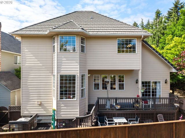 367 SPYGLASS Dr, Eugene, OR 97401