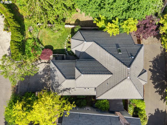 367 SPYGLASS Dr, Eugene, OR 97401