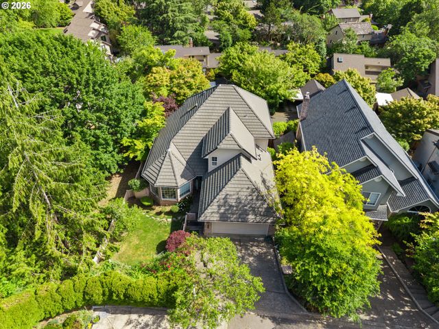 367 SPYGLASS Dr, Eugene, OR 97401