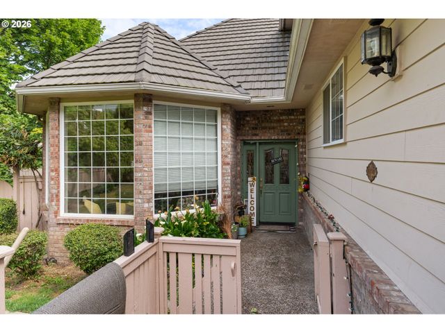 367 SPYGLASS Dr, Eugene, OR 97401